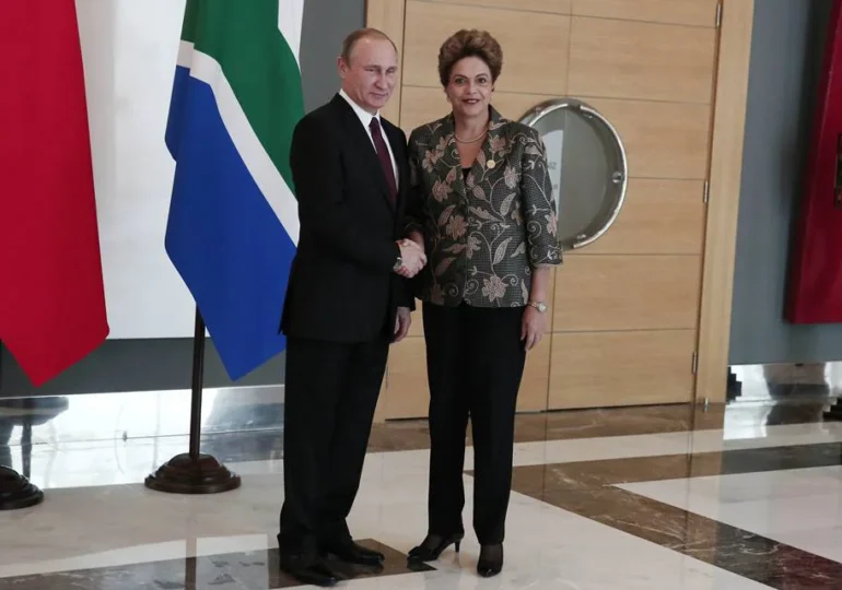 Presidente do banco do BRICS, Dilma Rousseff, reúne-se com Putin